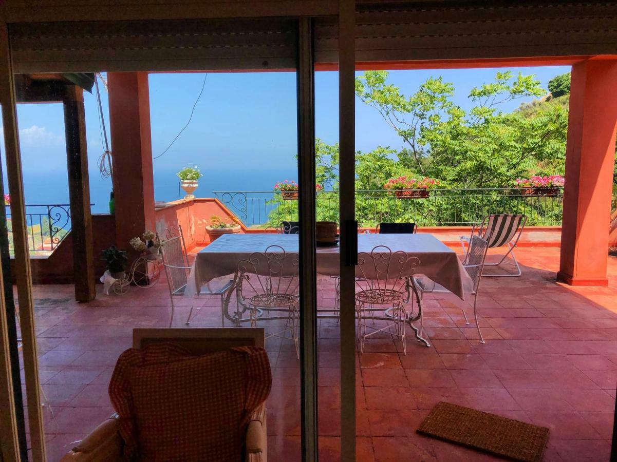 Villa Le Petit Paradis Таорміна Екстер'єр фото
